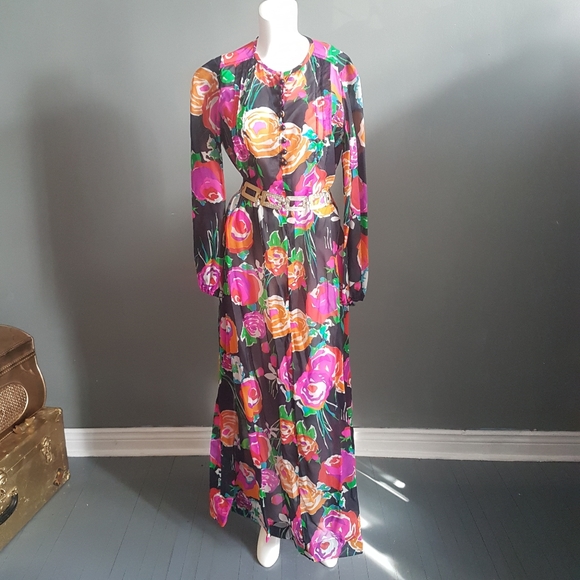 Vintage Dresses & Skirts - Vintage Floral Maxi Dress